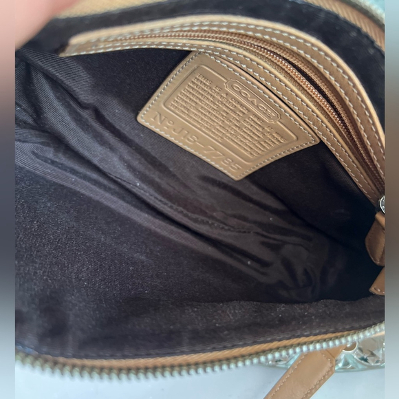 Coach vintage Hampton Demi Tan Leather shoulder bag 9" x 4.75" × 2.5"
6.5" - Picture 5 of 11